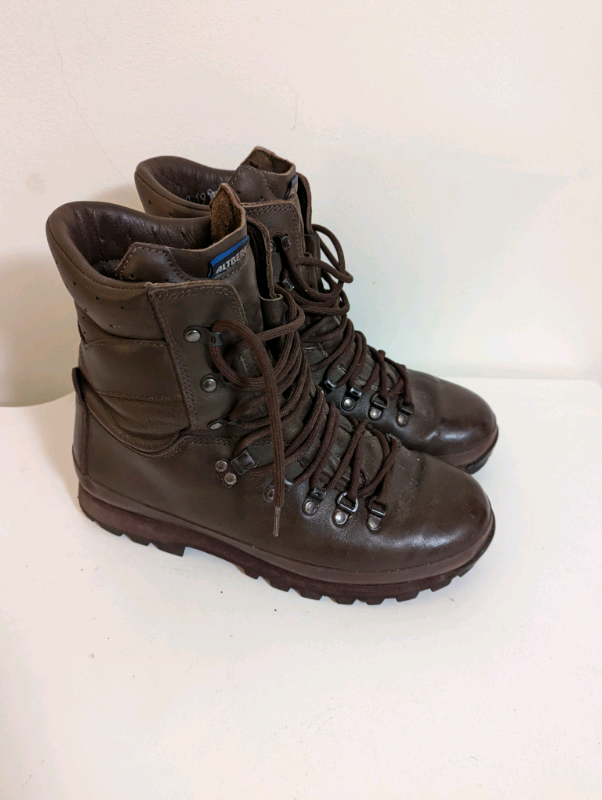 altberg defender sizing